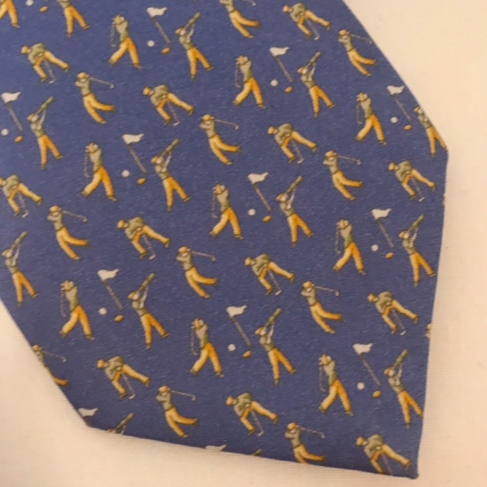 EUC Silk Golf Themed Tie.